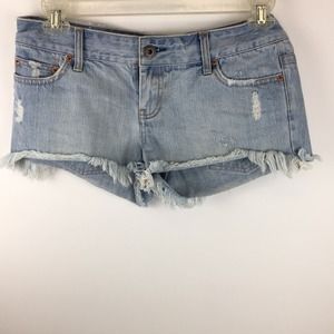 American Eagle light blue distressed denim no wrinkle shorts size 4